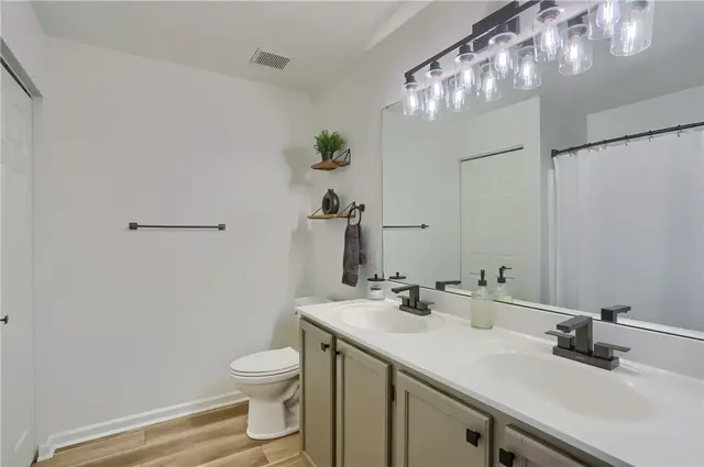 1821 Pioneer Drive gallery image 10
