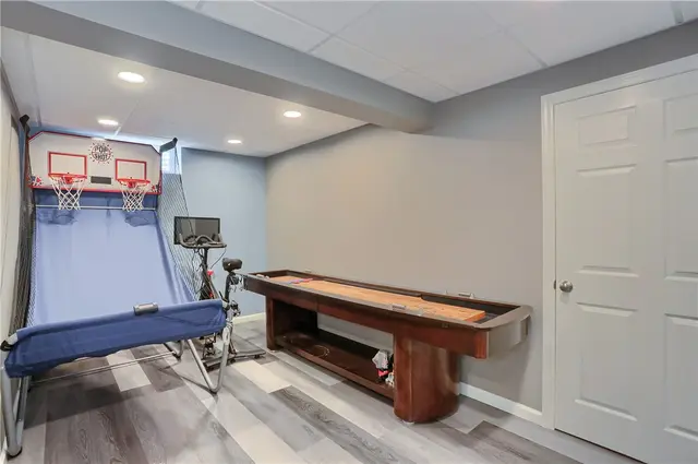 1821 Pioneer Drive gallery image 47
