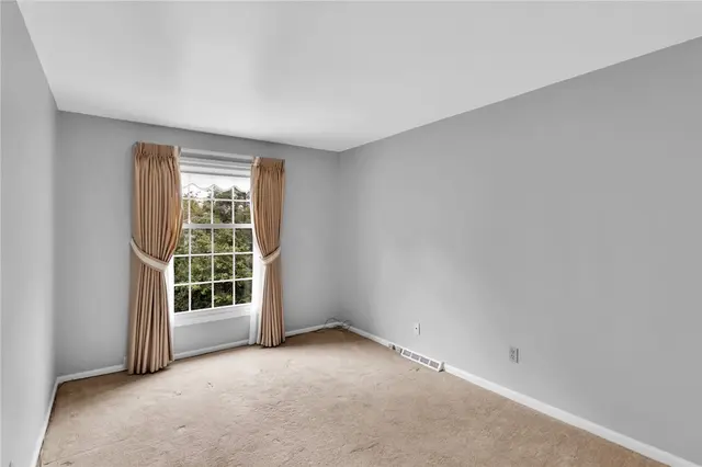 1825 Foxcroft Ln 404 gallery image 6