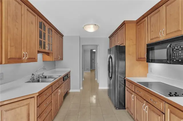 1825 Foxcroft Ln 404 gallery image 8
