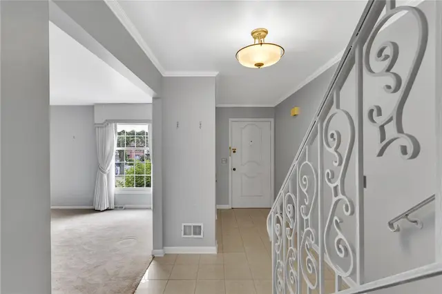 1825 Foxcroft Ln 404 gallery image 9