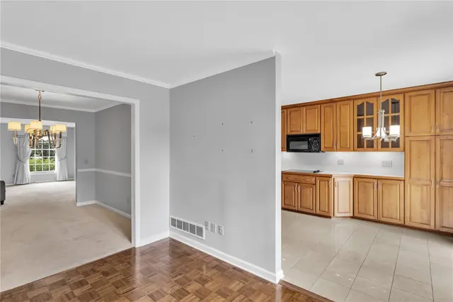 1825 Foxcroft Ln 404 gallery image 15