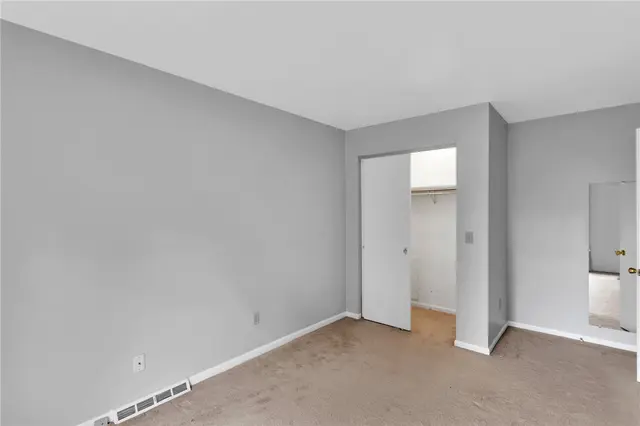1825 Foxcroft Ln 404 gallery image 25
