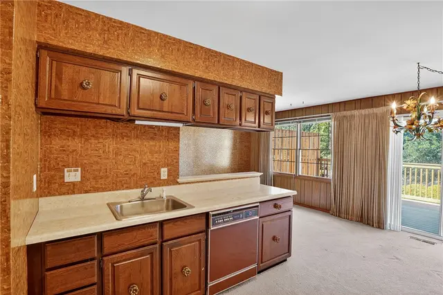 1825 Foxcroft Ln 405 gallery image 3