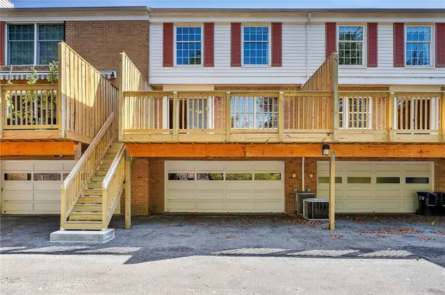 1825 Foxcroft Ln 405 gallery image 4
