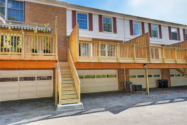 1825 Foxcroft Ln 405 gallery image 8