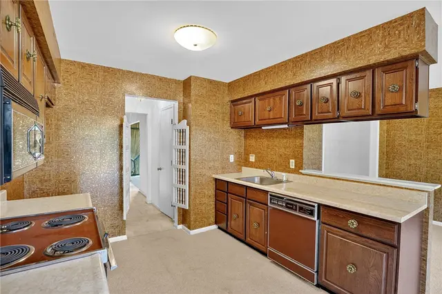 1825 Foxcroft Ln 405 gallery image 29