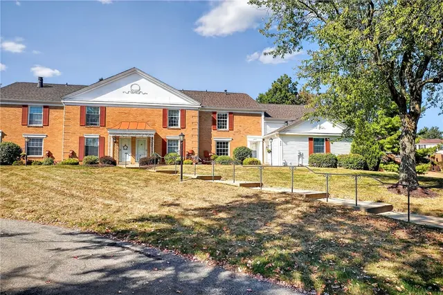 1825 Foxcroft Ln 405 gallery image 44