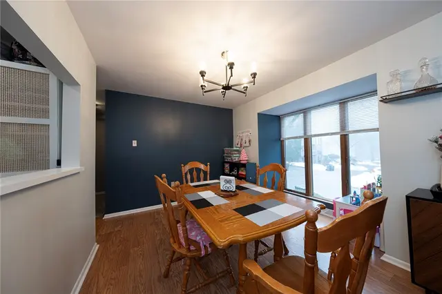 184 Birch Ct gallery image 3