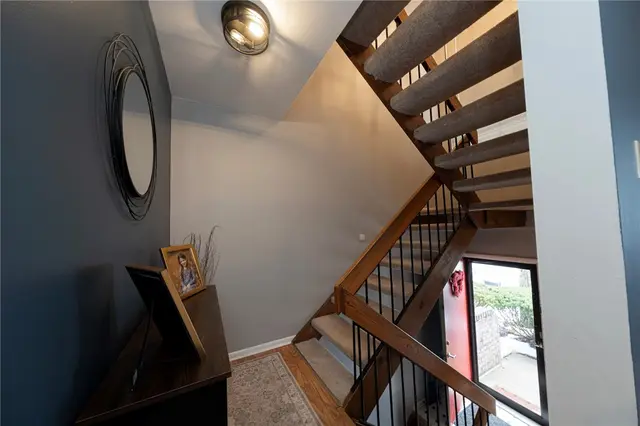 184 Birch Ct gallery image 8