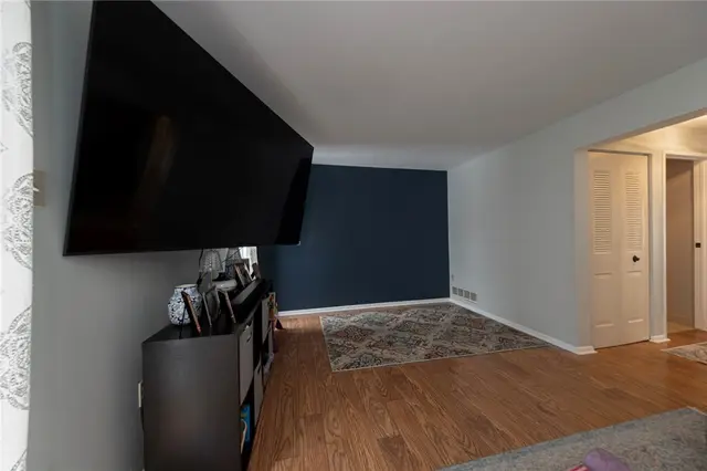 184 Birch Ct gallery image 16