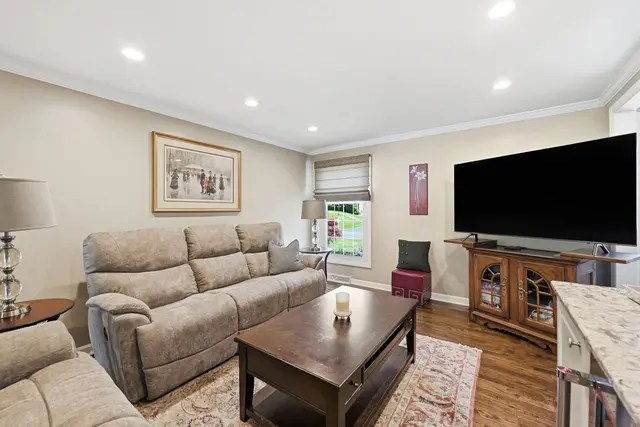 1844 Stage DRIVE gallery image 38