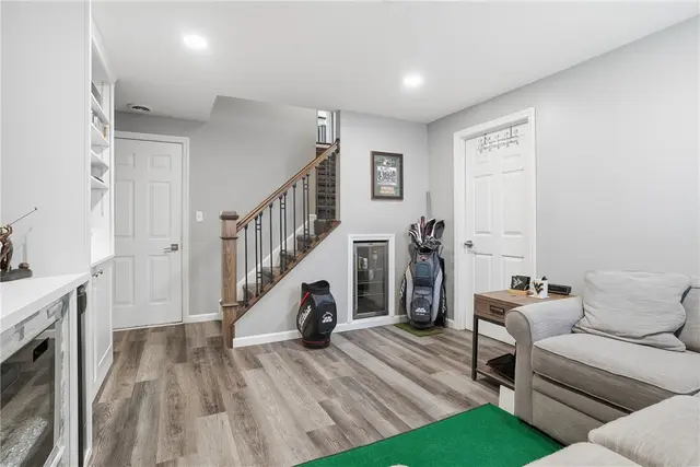 186 Bayberry Ln gallery image 15