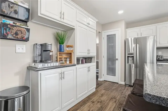 186 Bayberry Ln gallery image 23