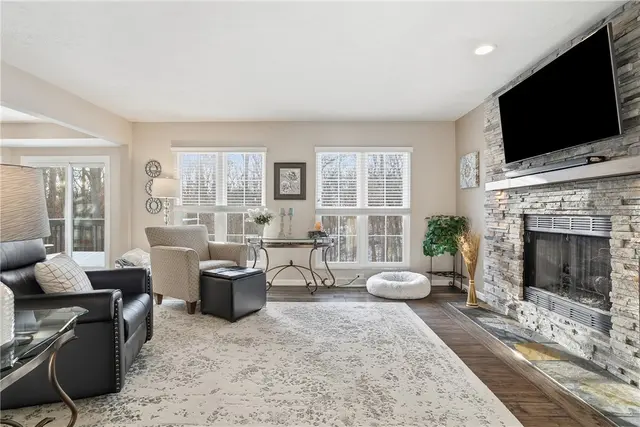 186 Bayberry Ln gallery image 26