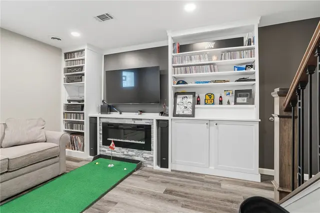 186 Bayberry Ln gallery image 42