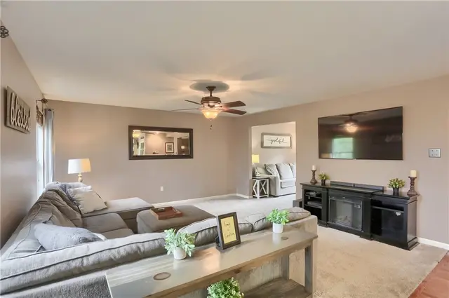 1871 Pioneer Dr gallery image 14