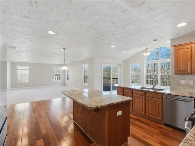1885 Pioneer Dr gallery image 7