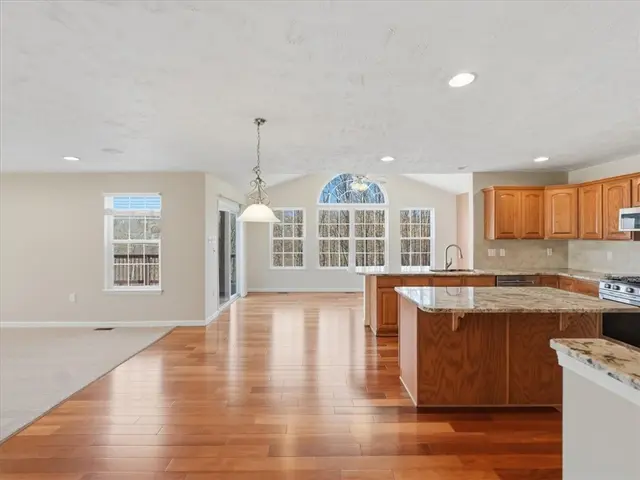 1885 Pioneer Dr gallery image 8
