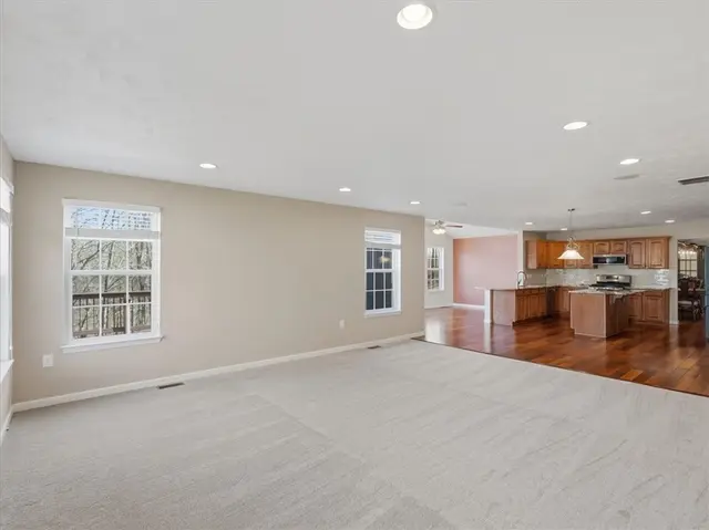 1885 Pioneer Dr gallery image 13