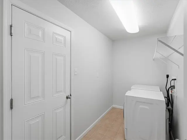 1885 Pioneer Dr gallery image 15