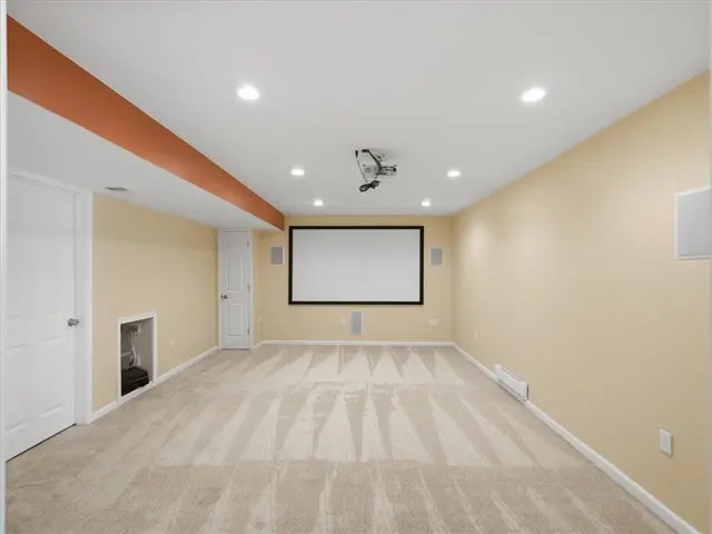 1885 Pioneer Dr gallery image 26
