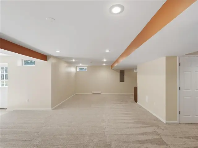 1885 Pioneer Dr gallery image 27