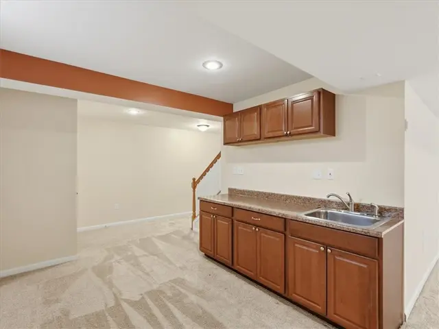 1885 Pioneer Dr gallery image 30