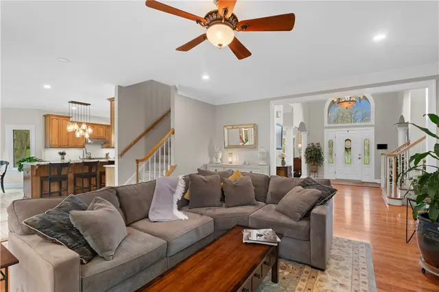 189 Wedgewood Dr gallery image 12