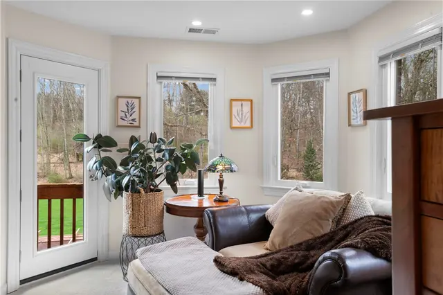 189 Wedgewood Dr gallery image 15