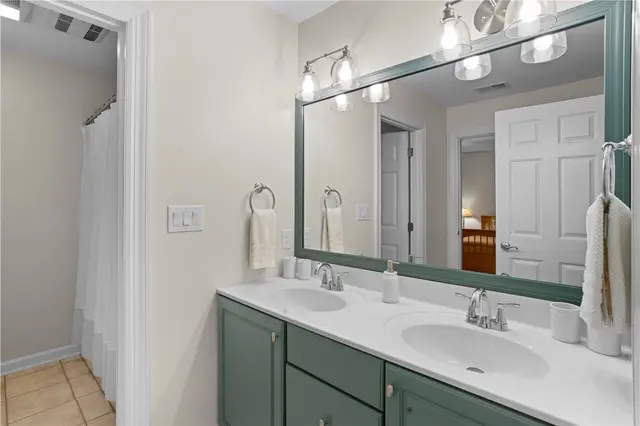 189 Wedgewood Dr gallery image 16