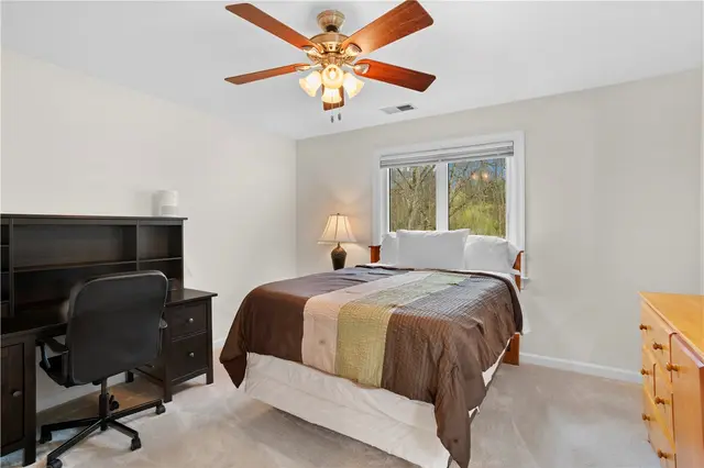 189 Wedgewood Dr gallery image 17