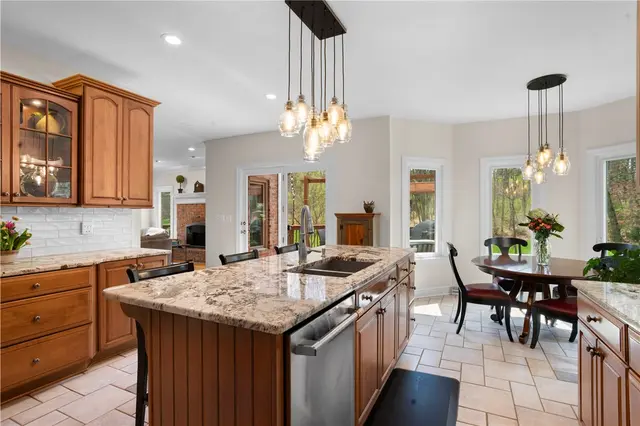 189 Wedgewood Dr gallery image 19