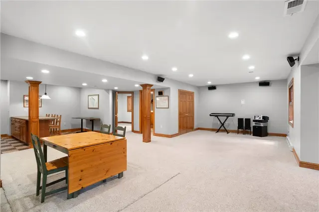 189 Wedgewood Dr gallery image 21