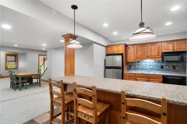 189 Wedgewood Dr gallery image 24