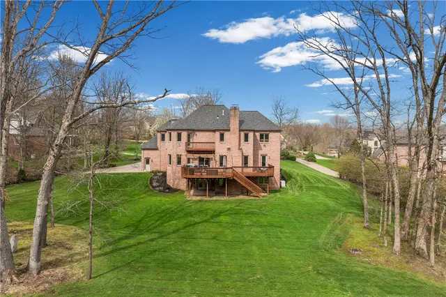 189 Wedgewood Dr gallery image 32