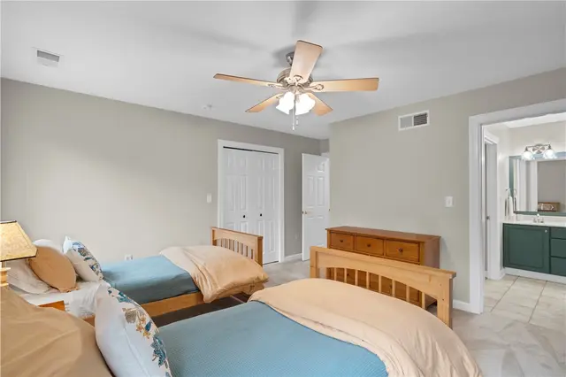 189 Wedgewood Dr gallery image 34