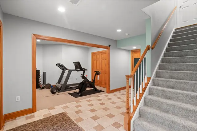 189 Wedgewood Dr gallery image 40