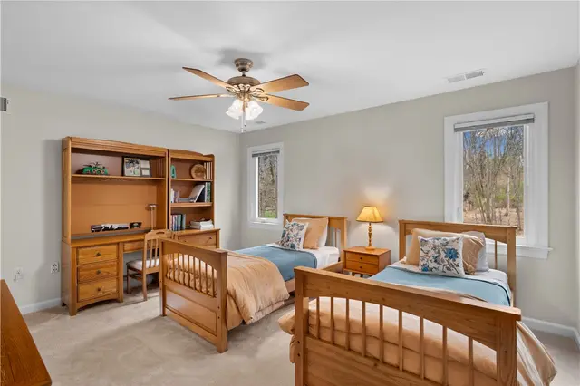 189 Wedgewood Dr gallery image 42