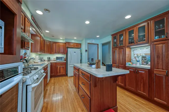 190 Kildee Dr gallery image 27