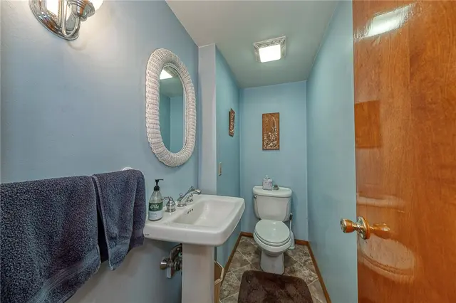 190 Kildee Dr gallery image 36
