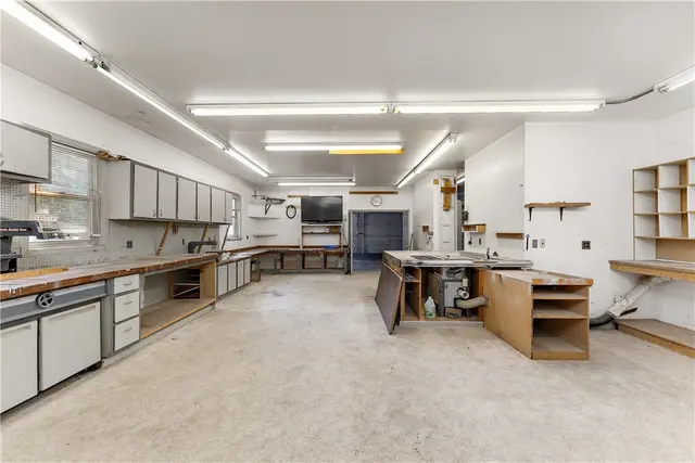 190 S Chapel Drive gallery image 30