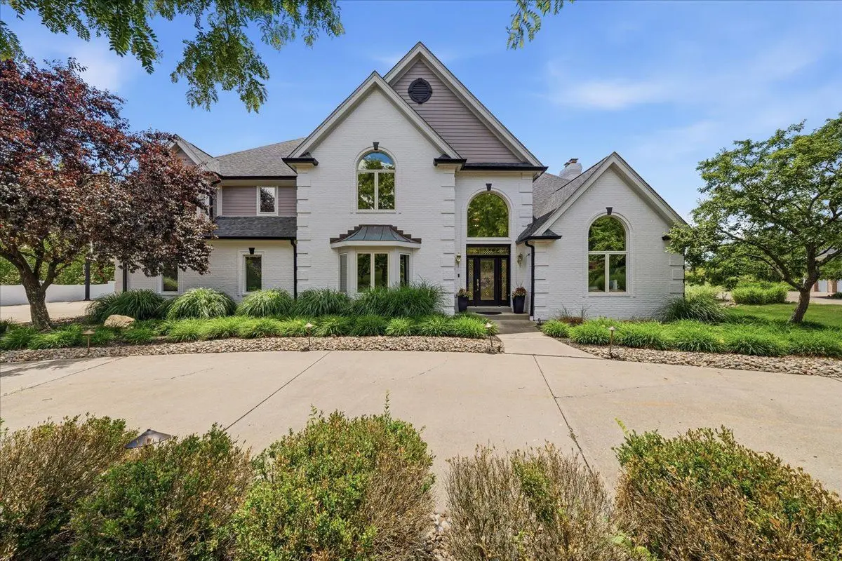 190 Silver Creek DRIVE