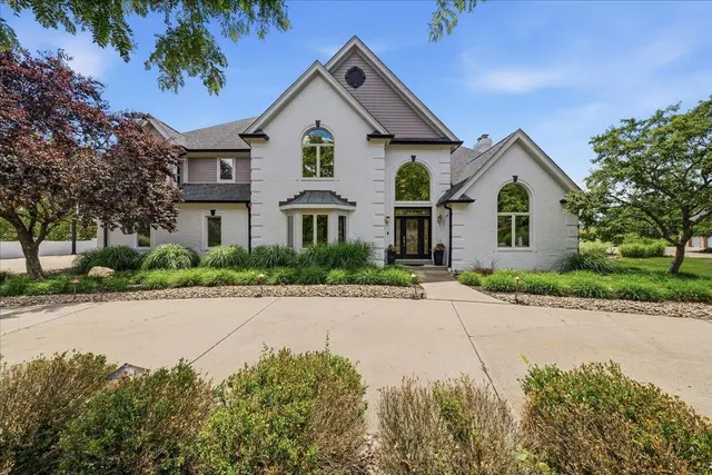 190 Silver Creek DRIVE