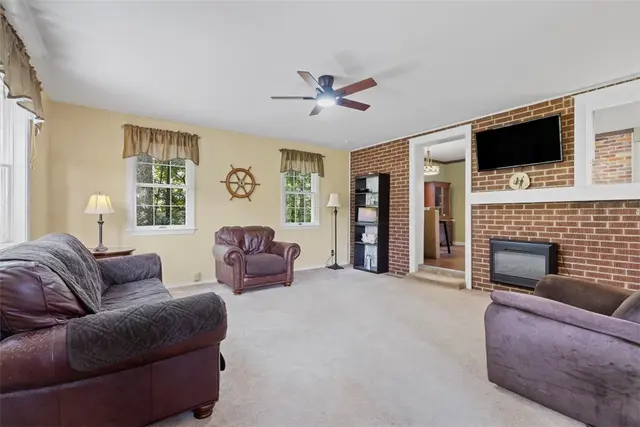 190 Wexford Bayne gallery image 10