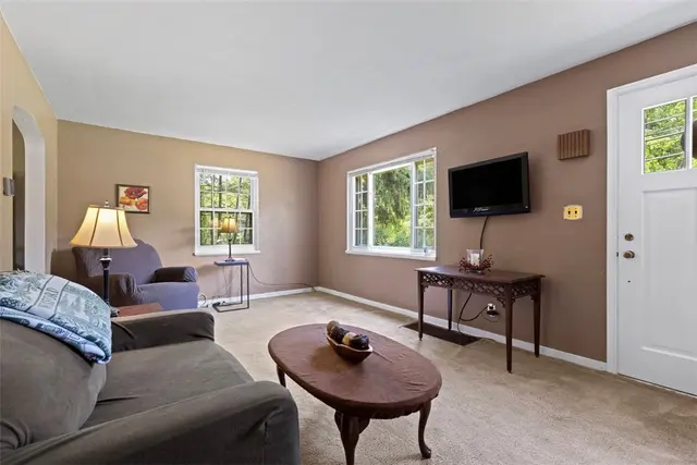 190 Wexford Bayne gallery image 21