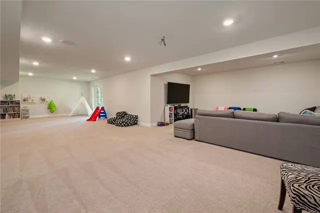 1903 Kimberly Ct gallery image 25