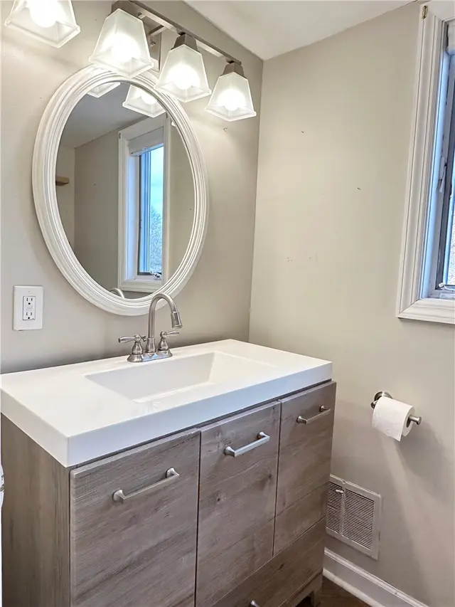 191 Manor Rd. gallery image 19
