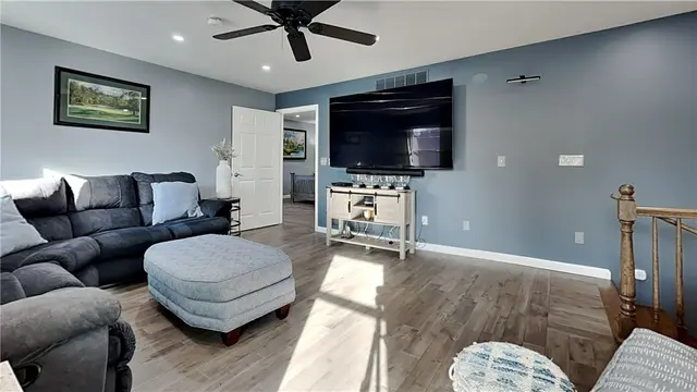 191 Manor Rd. gallery image 40