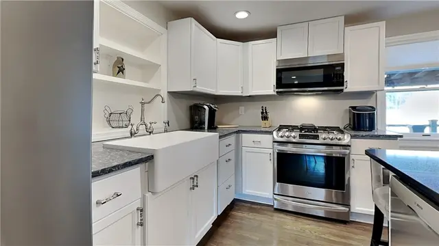 191 Manor Rd. gallery image 43